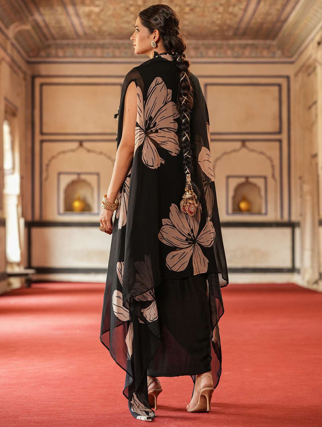 women solid with work sleeveless fusion set - 22142263 -  Standard Image - 2