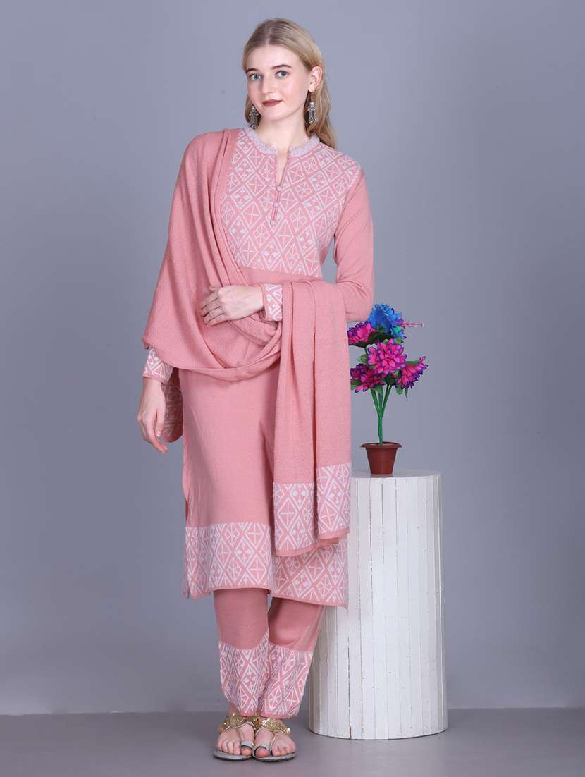women self design long sleeve kurta pant with dupatta set