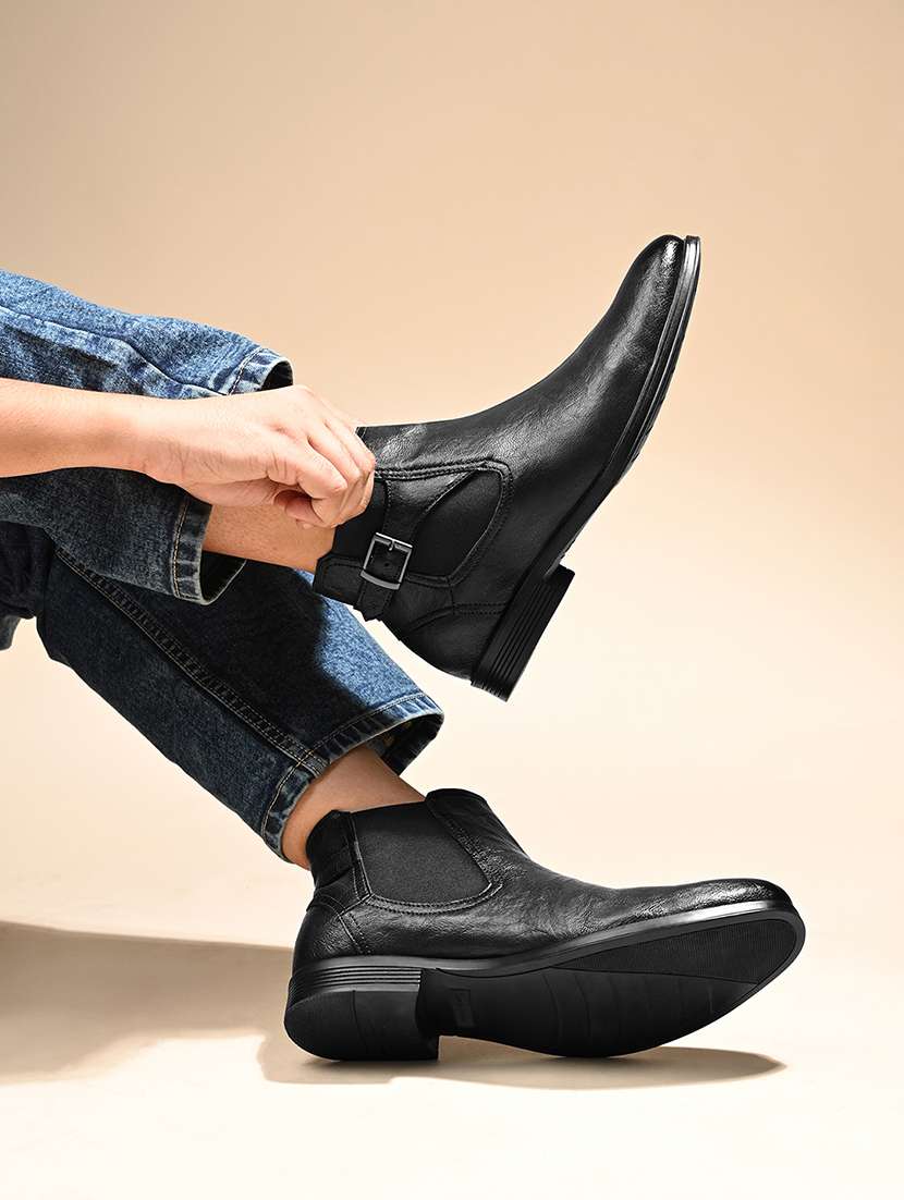 men black slip on boot