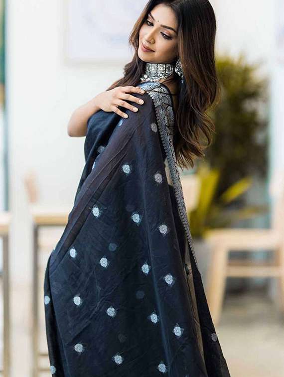 women self design bordered saree with blouse - 22143632 -  Standard Image - 2