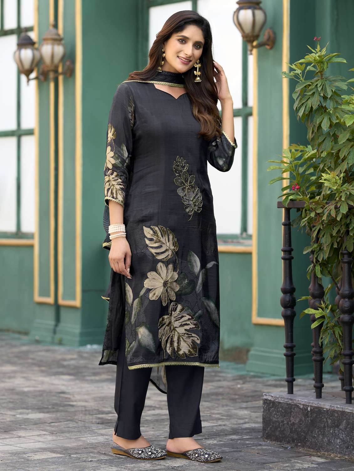 women floral printed three quarter sleeve kurta pant with dupatta set - 22143784 - Standard Image - 2