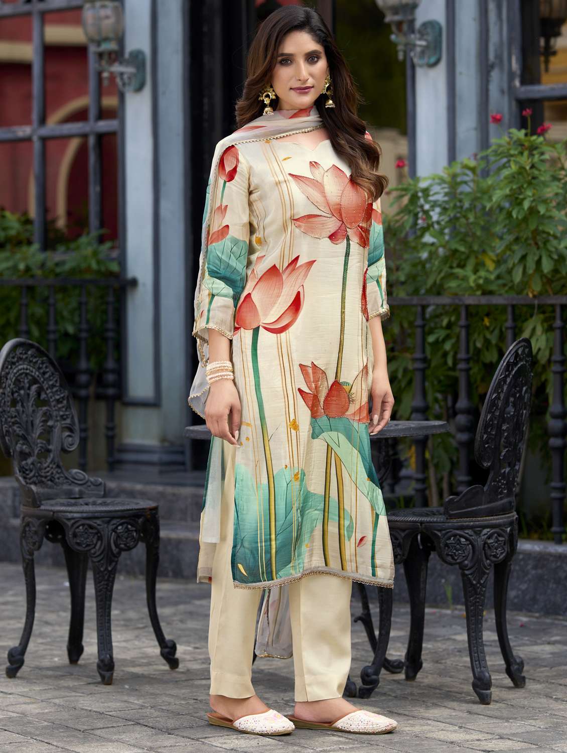 women floral printed three quarter sleeve kurta pant with dupatta set - 22143789 -  Standard Image - 2