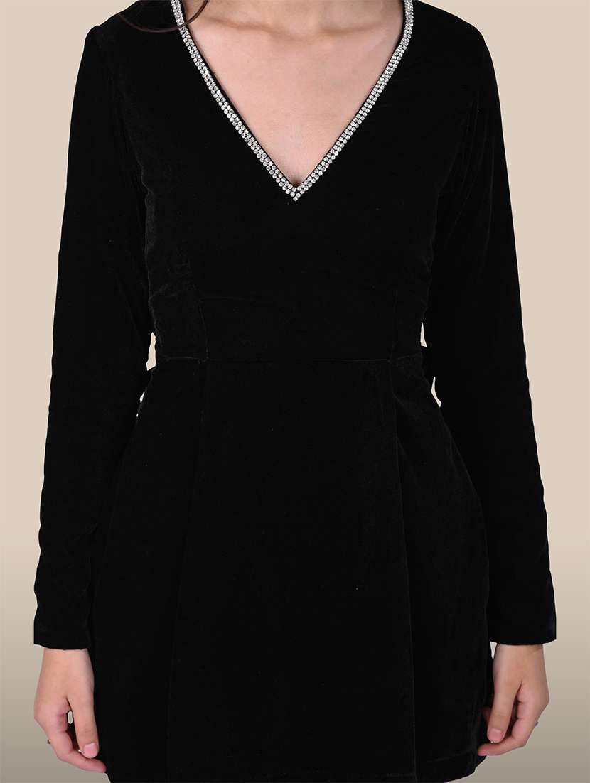 women black solid long sleeve backless dress - 22143956 -  Standard Image - 2