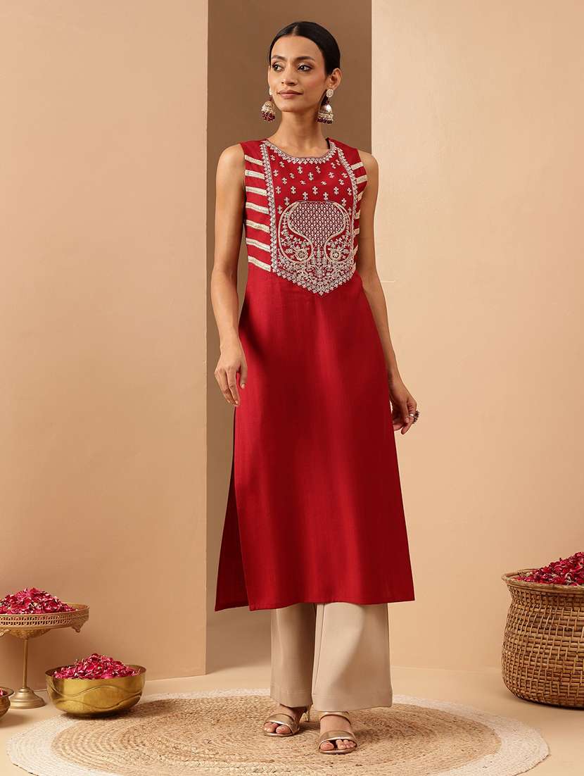 women solid with work sleeveless straight kurta