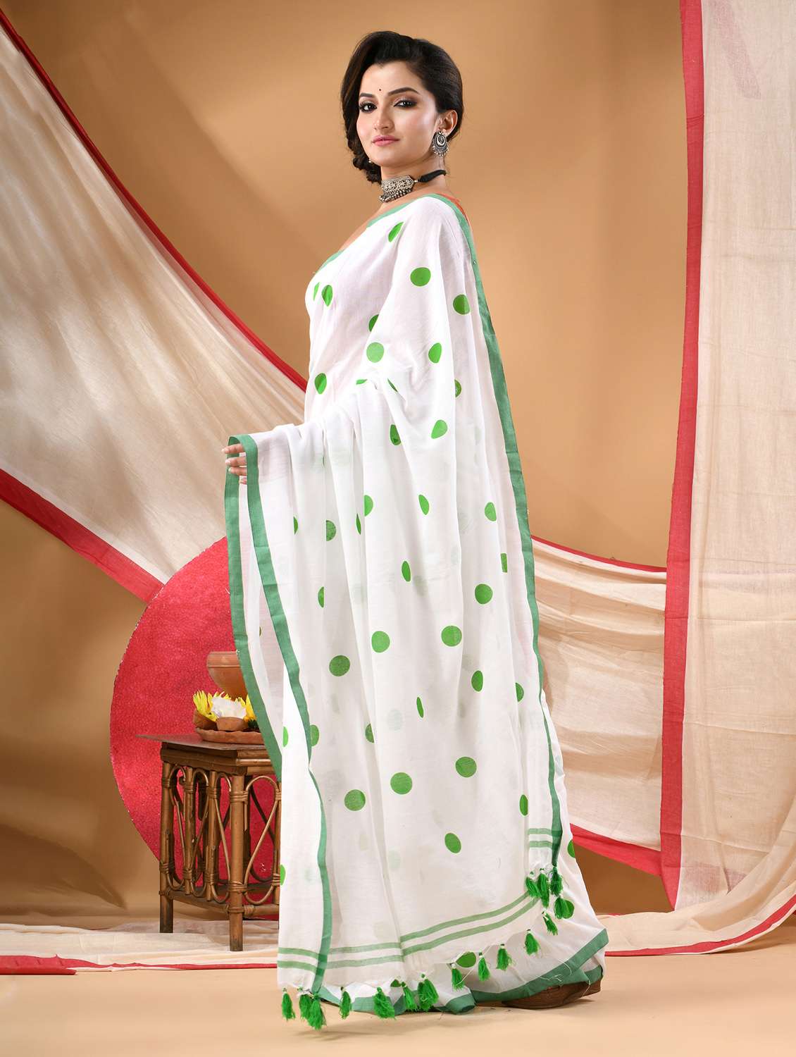women printed casual wear saree - 22144937 - Standard Image - 2