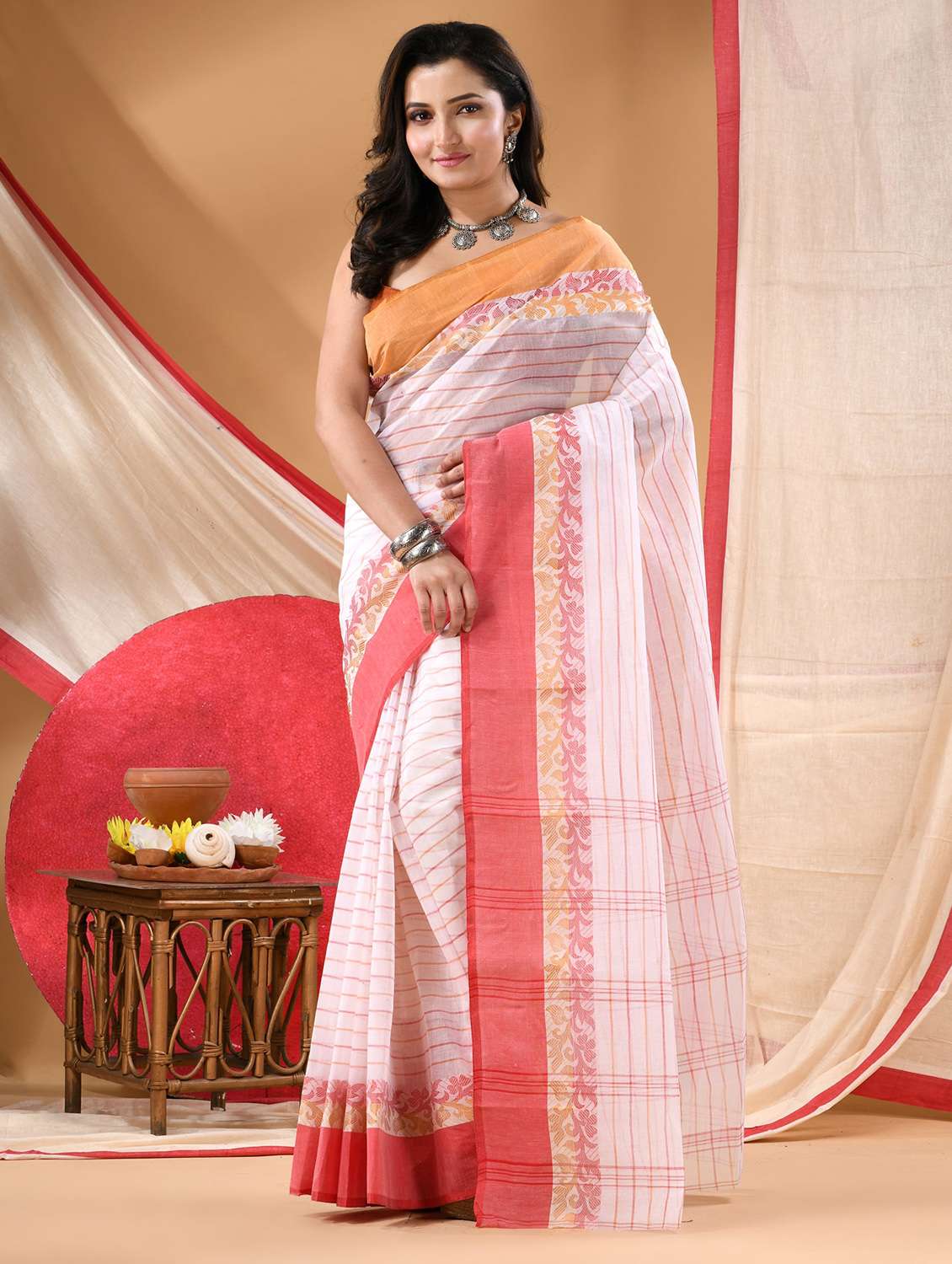 women self design tant saree