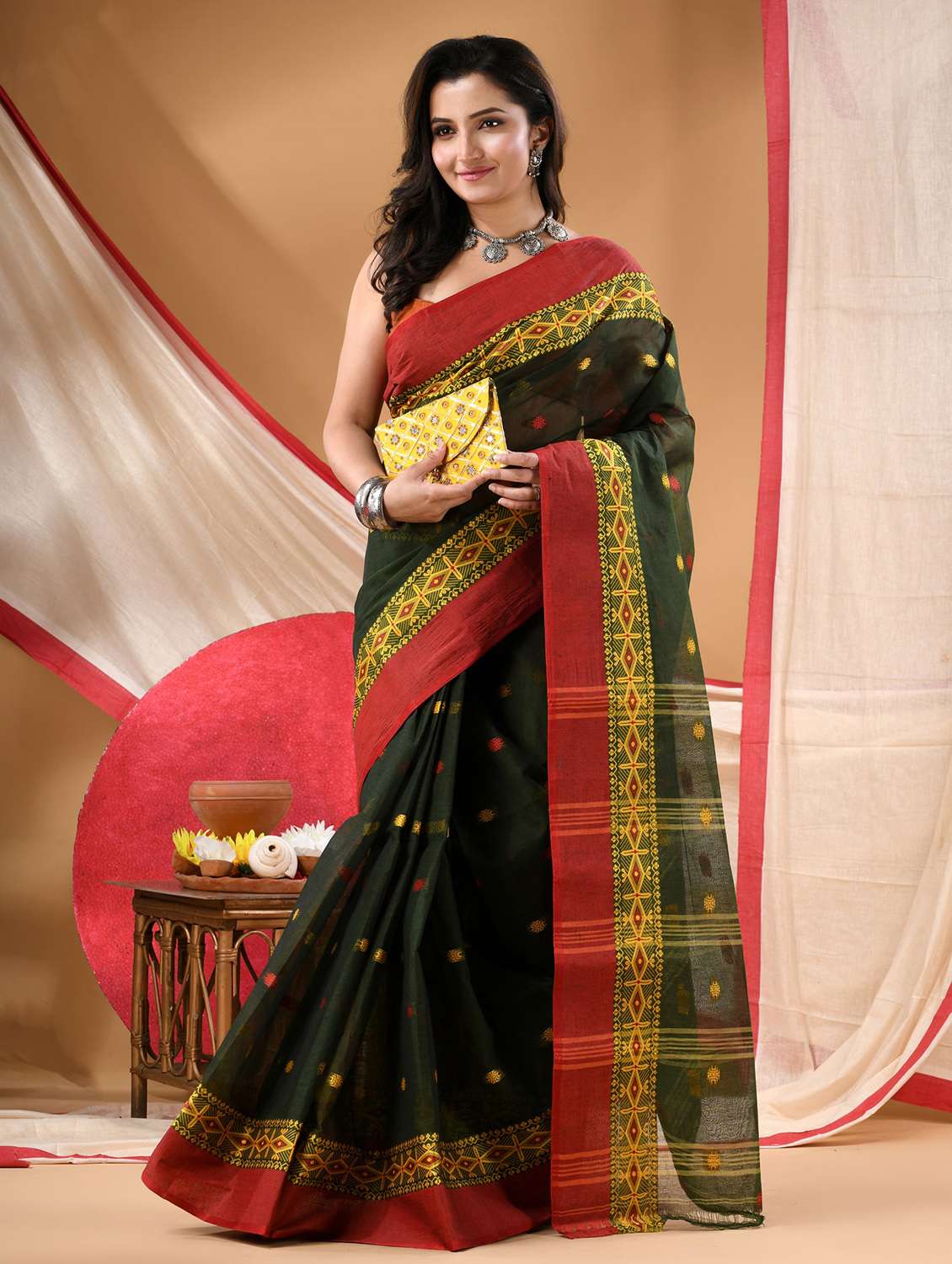 women self design tant saree - 22144948 -  Standard Image - 2