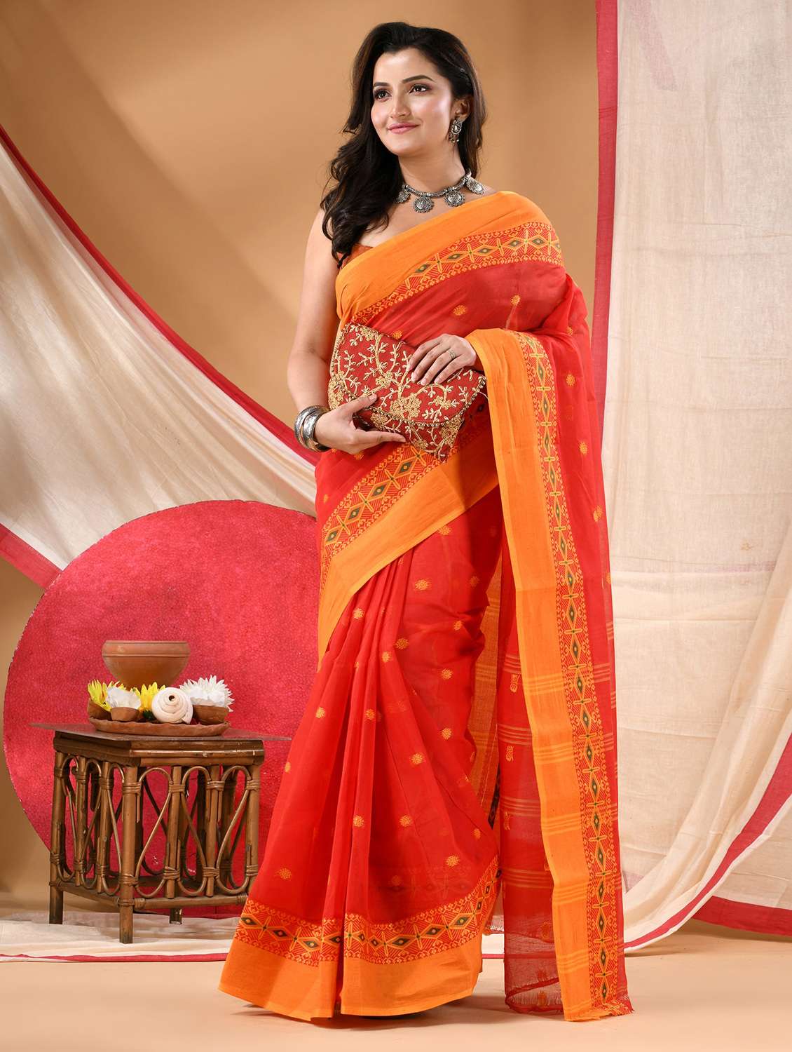women self design tant saree - 22144950 -  Standard Image - 2