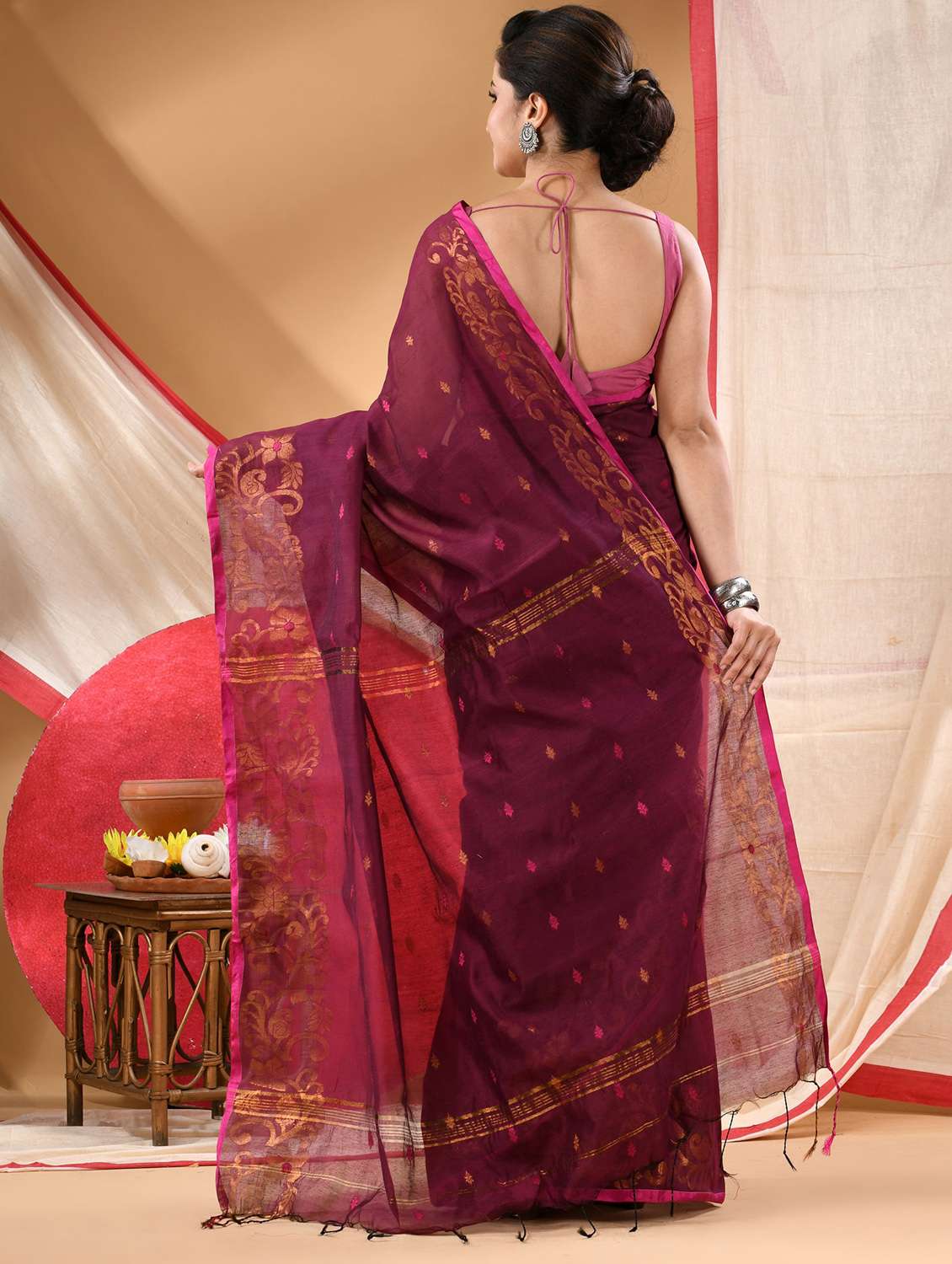 women self design handloom saree with blouse - 22144954 - Standard Image - 2