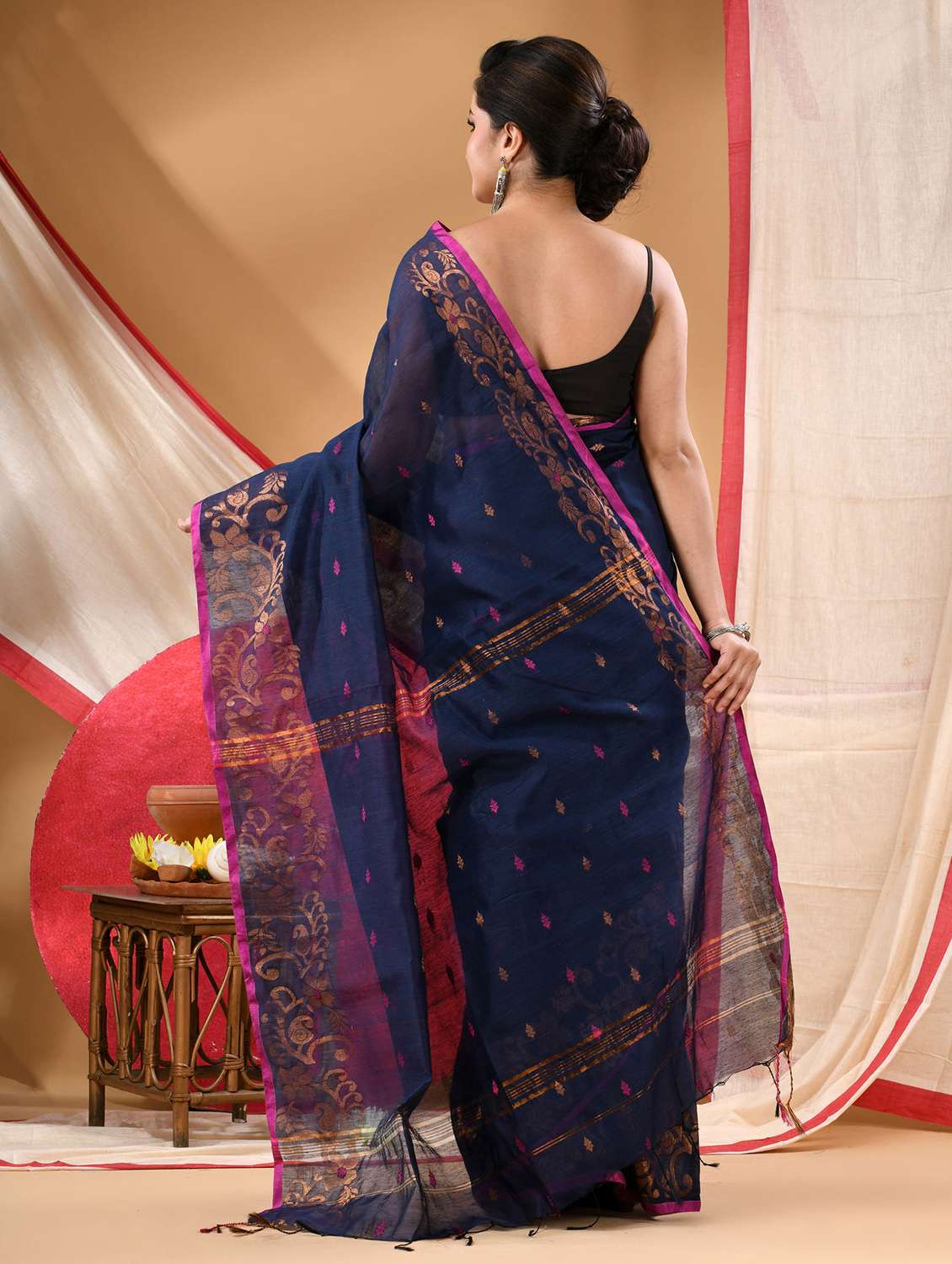 women self design handloom saree with blouse - 22144955 -  Standard Image - 2