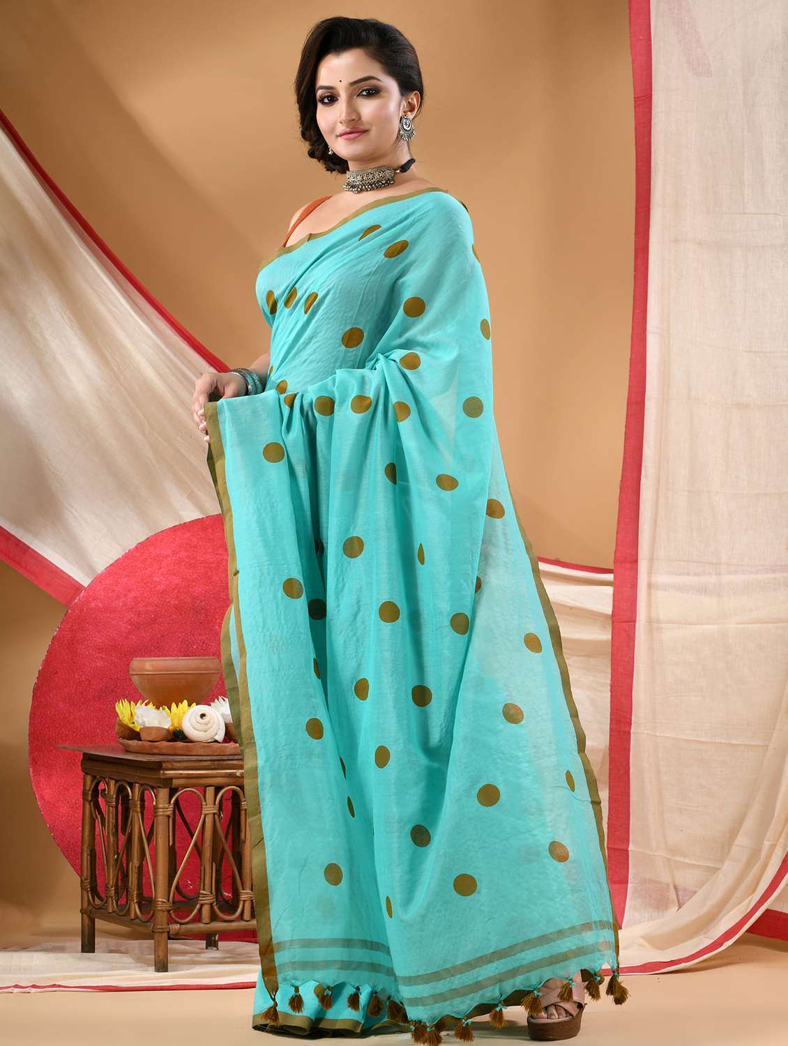 women polka dot printed saree - 22144965 - Standard Image - 2