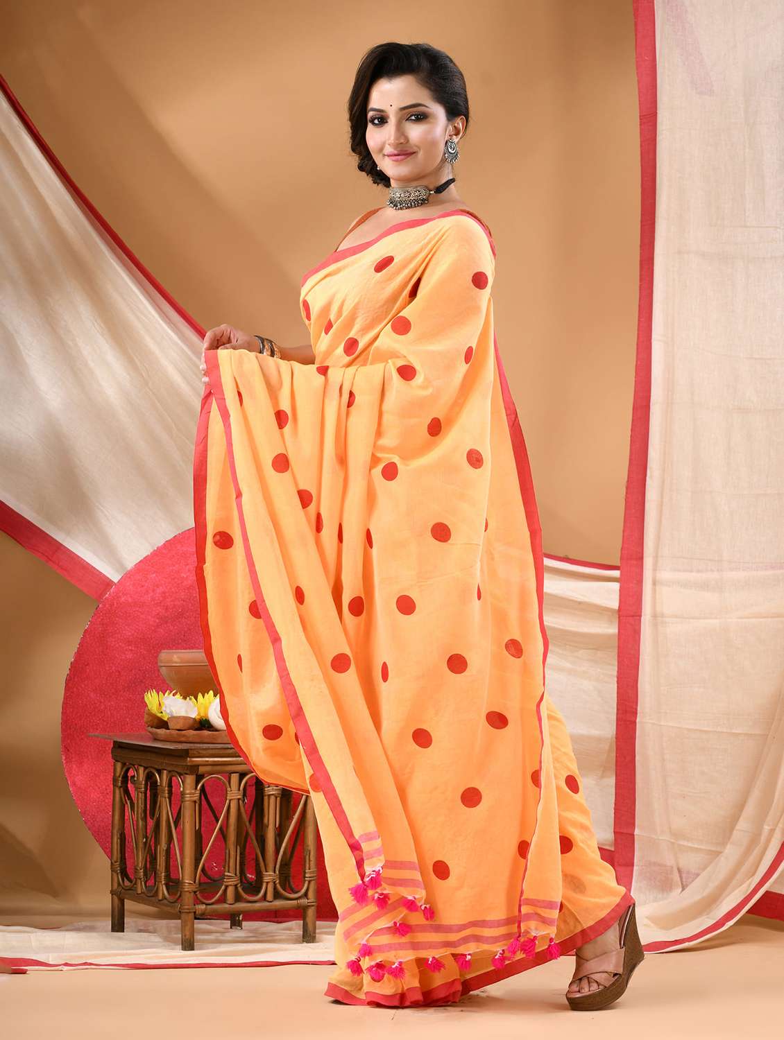 women polka dot printed saree - 22144967 -  Standard Image - 2
