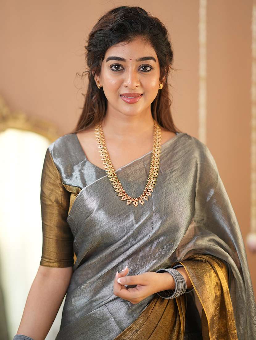 women color block handloom saree with blouse - 22145070 -  Standard Image - 7