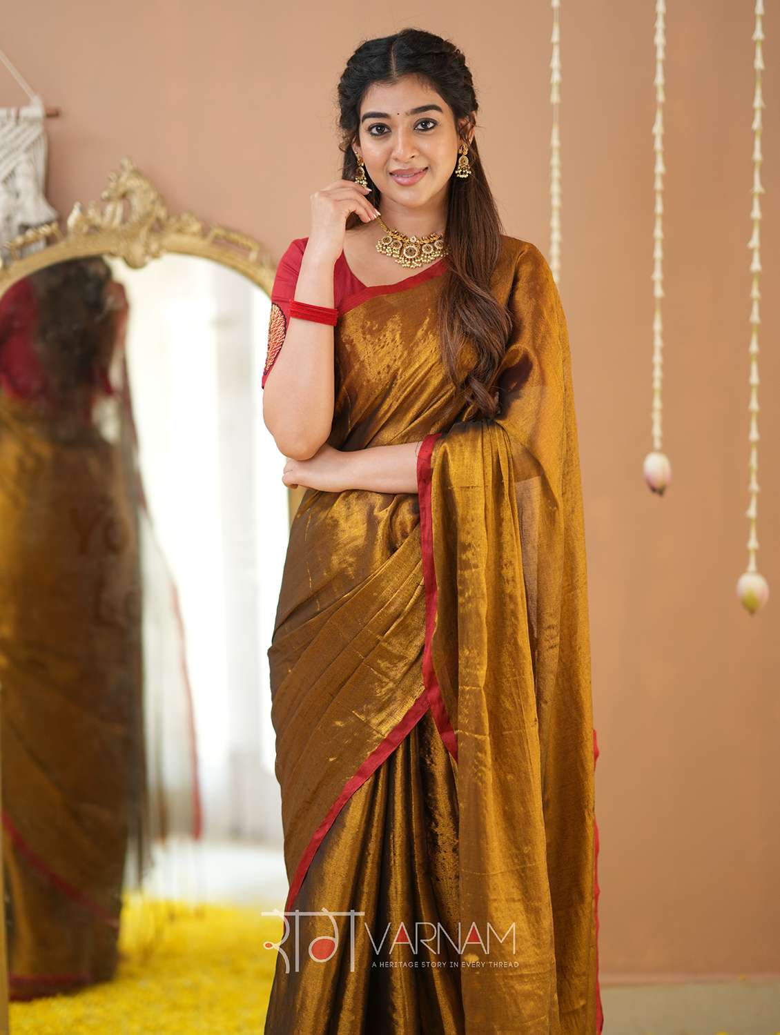 women solid handloom saree with blouse - 22145085 -  Standard Image - 2