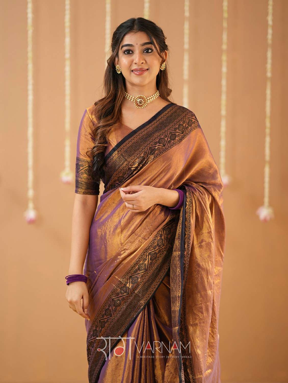 women solid with bordered handloom saree with blouse - 22145092 -  Standard Image - 2