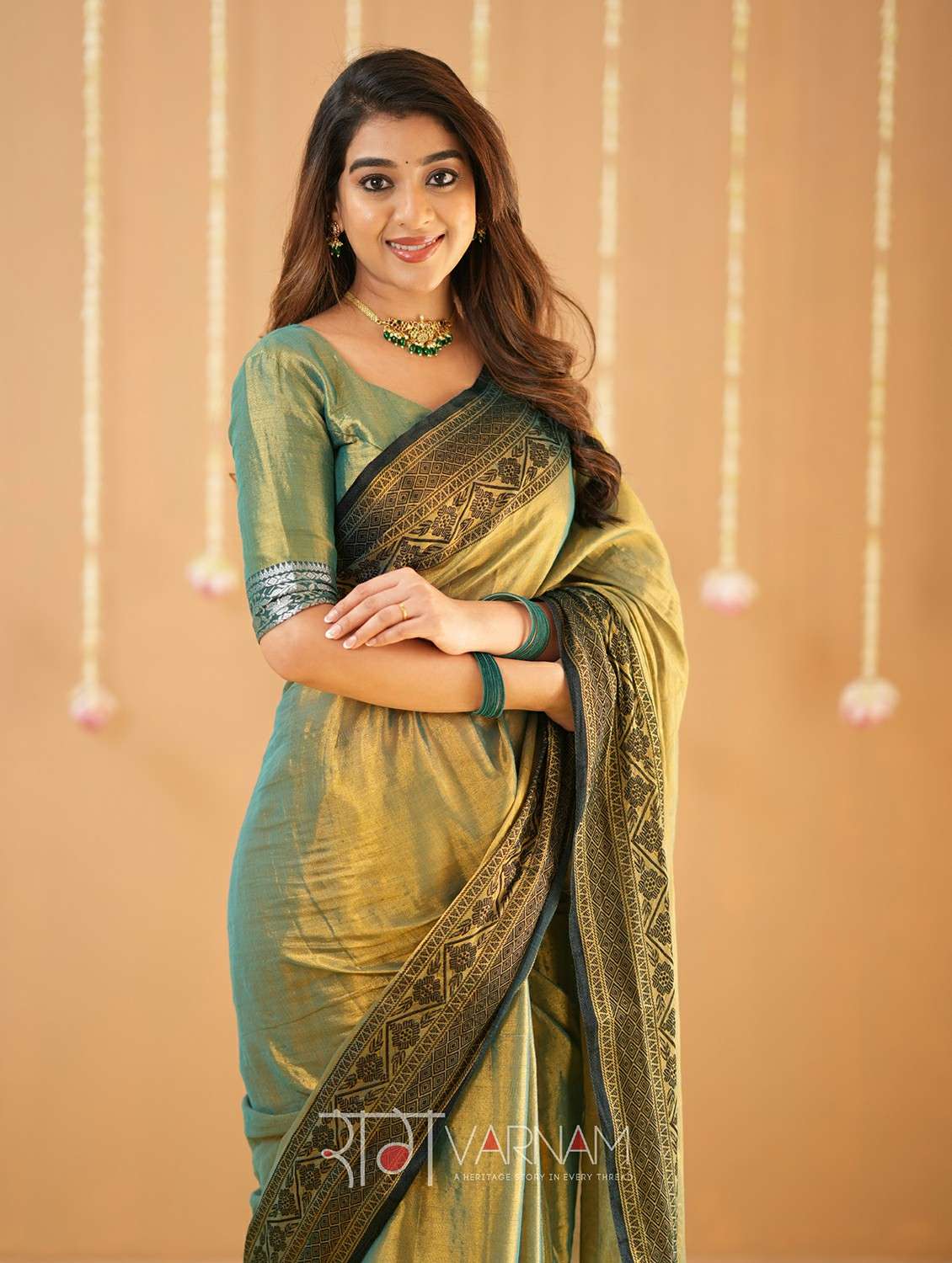 women solid with bordered handloom saree with blouse - 22145093 -  Standard Image - 2