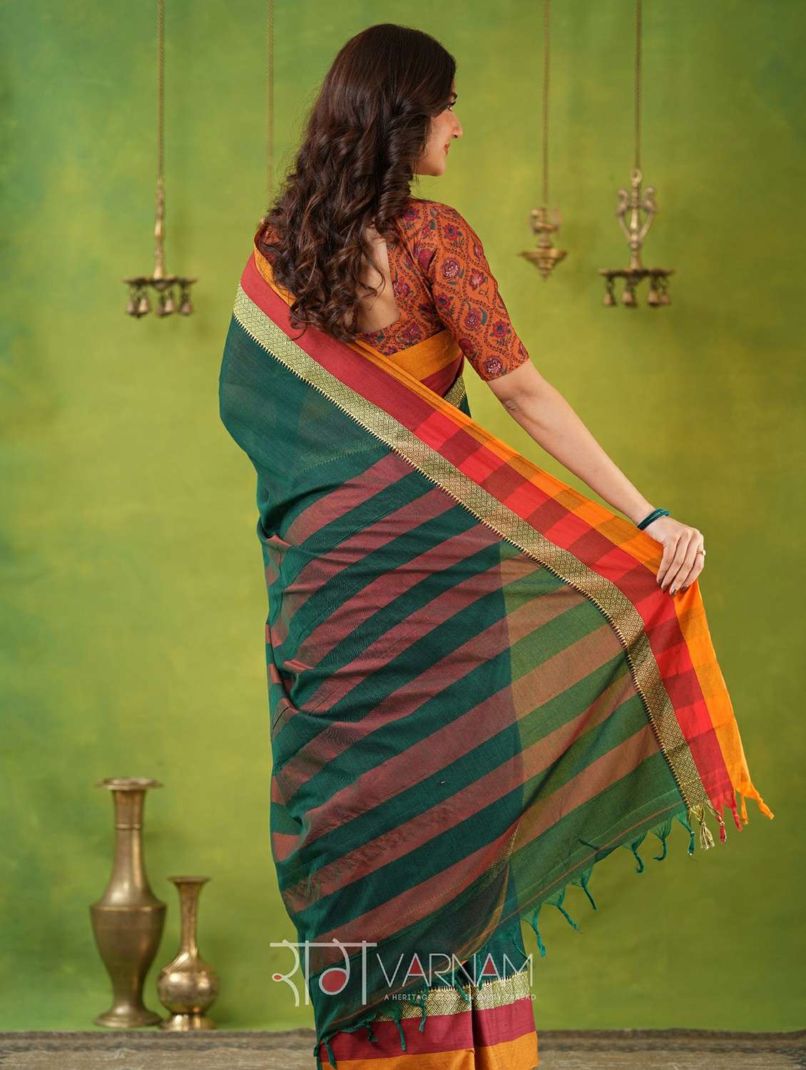 women solid with bordered narayanpet saree with blouse - 22145103 -  Standard Image - 2