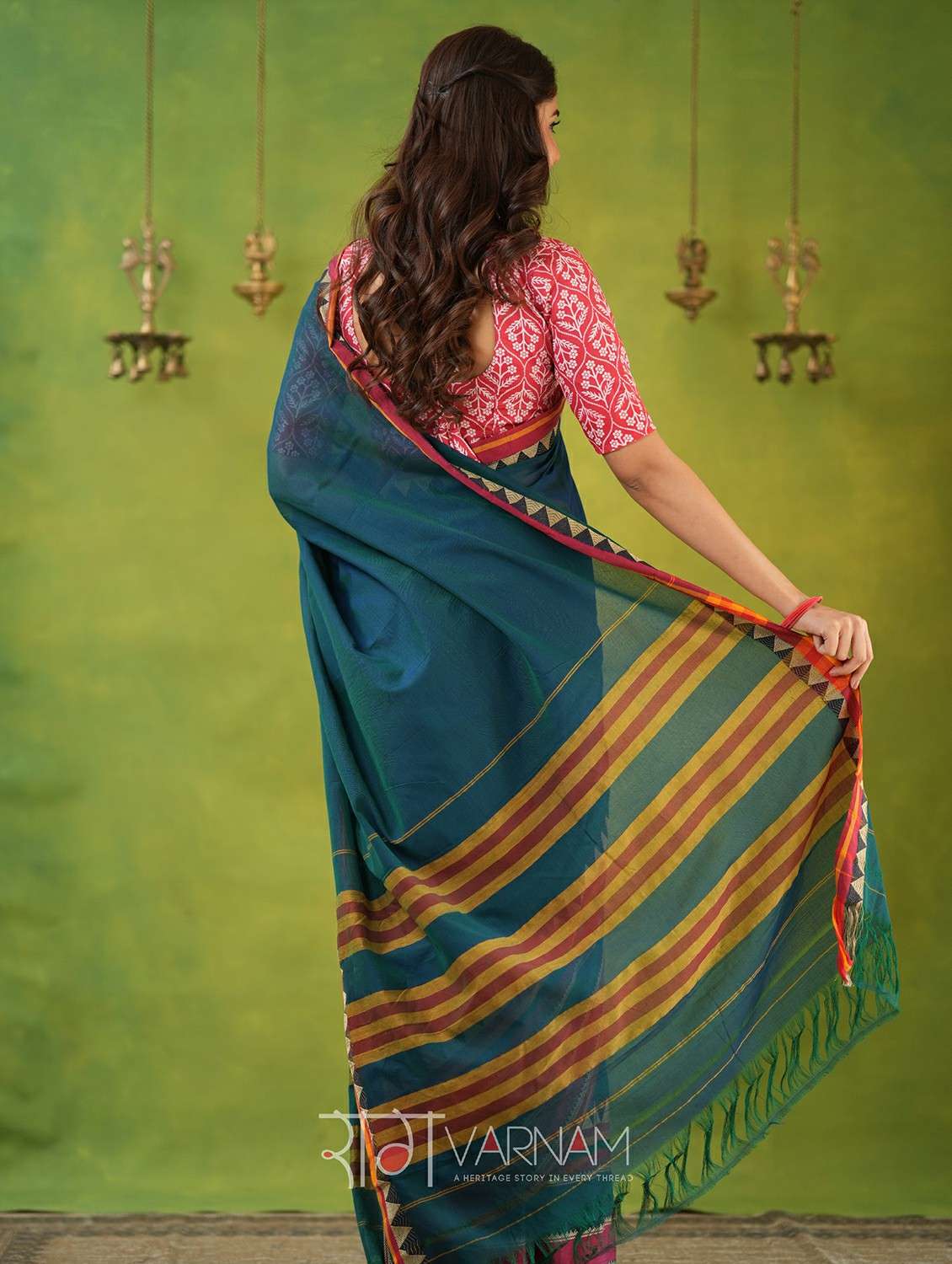 women solid with bordered narayanpet saree with blouse - 22145112 -  Standard Image - 2