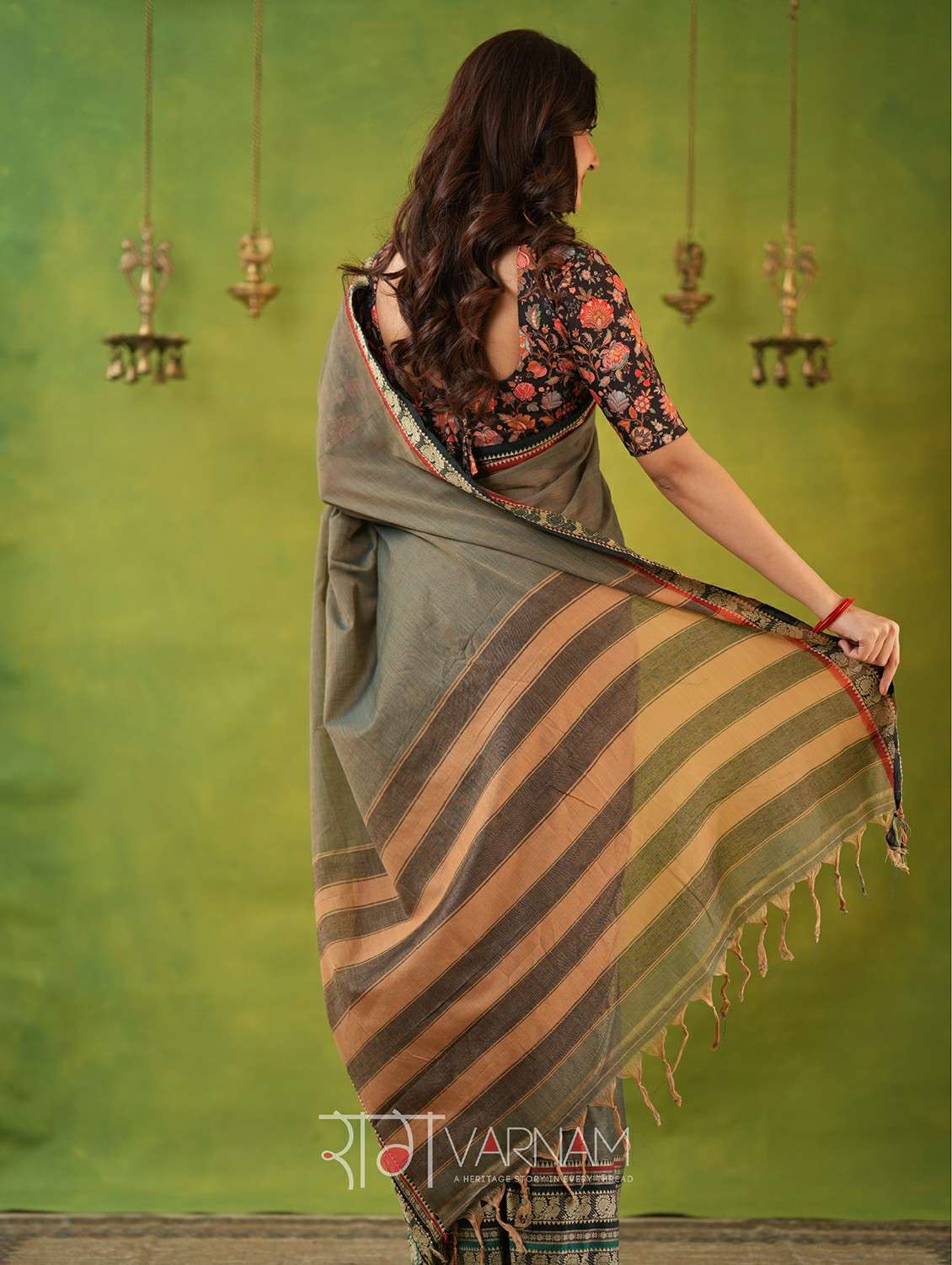 women solid with bordered narayanpet saree with blouse - 22145119 -  Standard Image - 2
