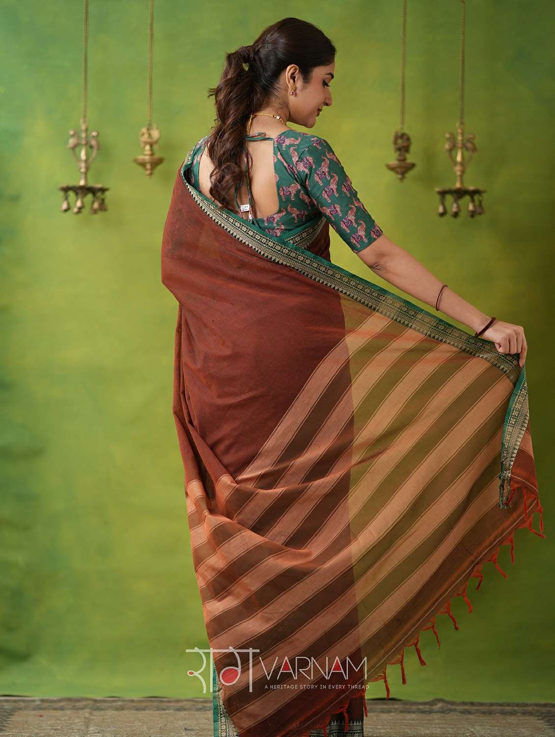women solid with bordered narayanpet saree with blouse - 22145123 -  Standard Image - 2