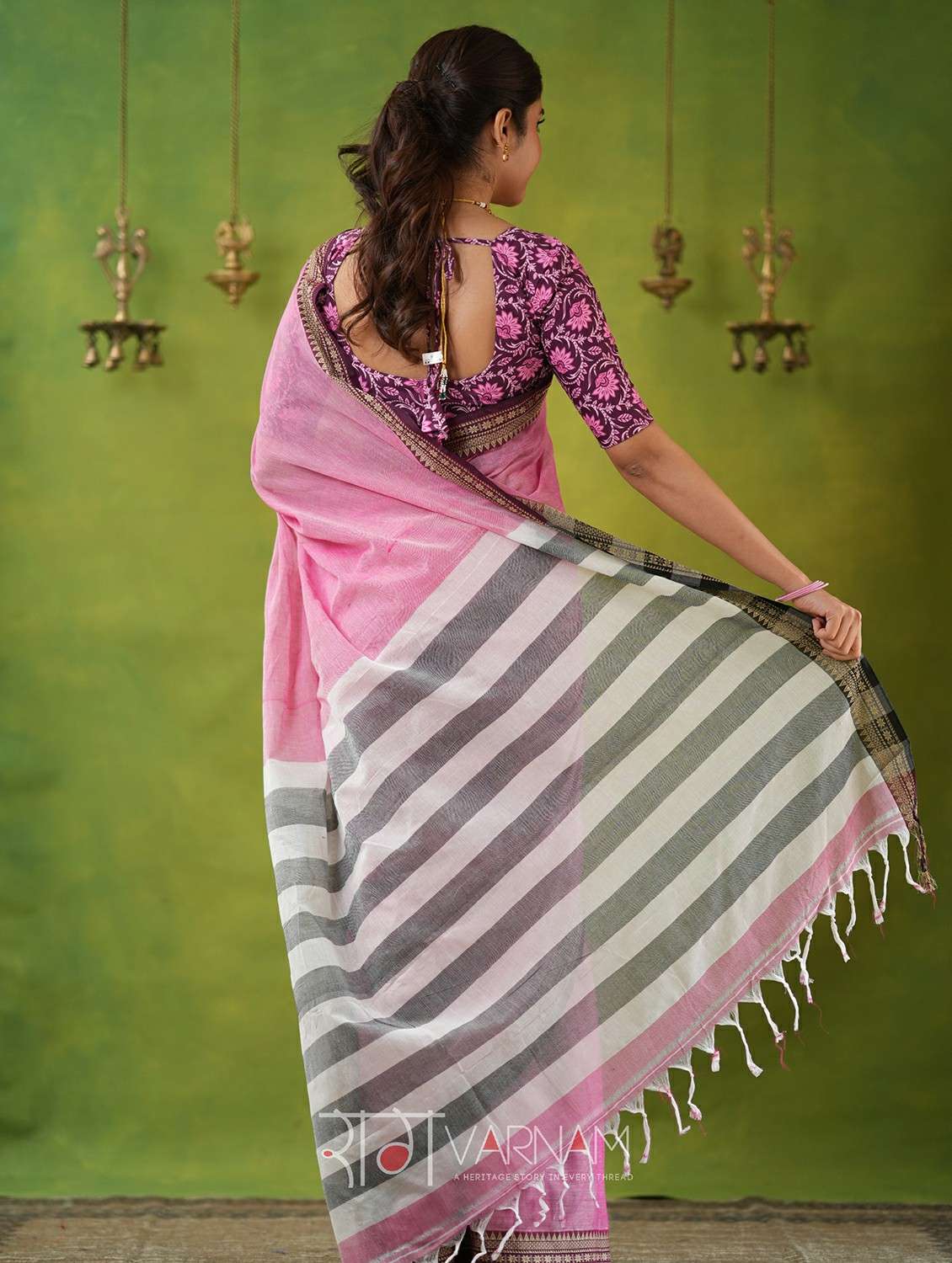 women solid with bordered narayanpet saree with blouse - 22145124 -  Standard Image - 2