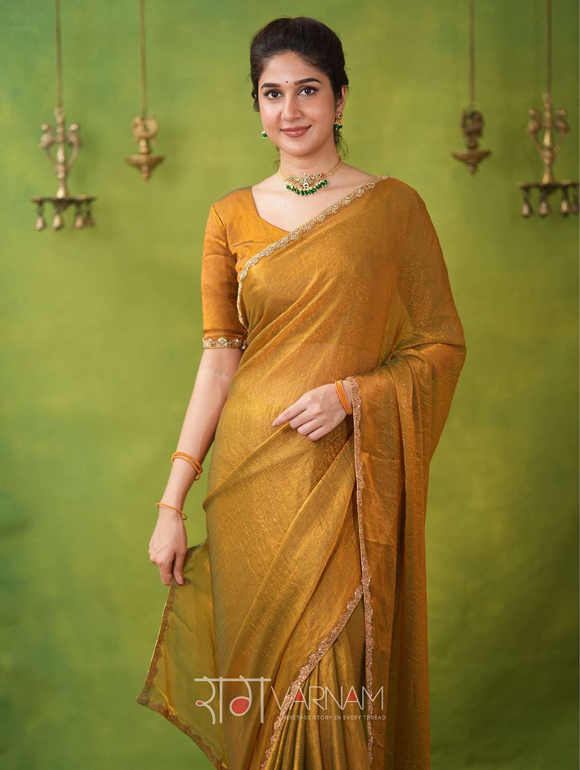 women solid with embellished bordered saree with blouse - 22145134 - Standard Image - 2