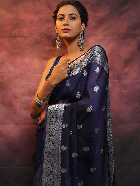 women self design banarasi saree with blouse - 22145292 - Standard Image - 2