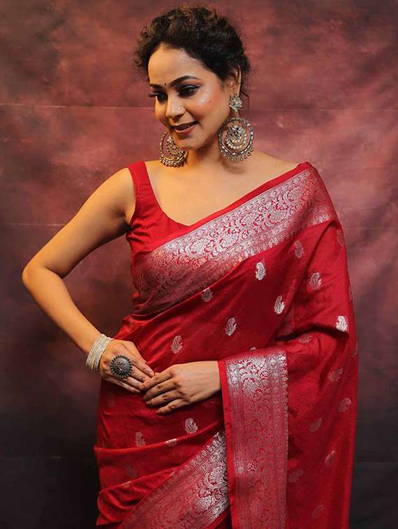 women self design banarasi saree with blouse - 22145293 -  Standard Image - 2