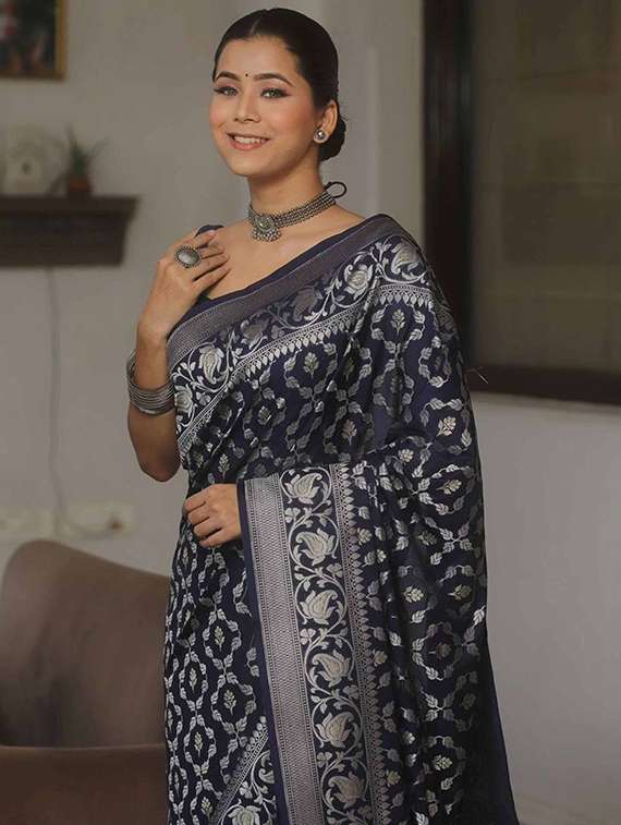 women self design banarasi saree with blouse - 22145297 -  Standard Image - 2