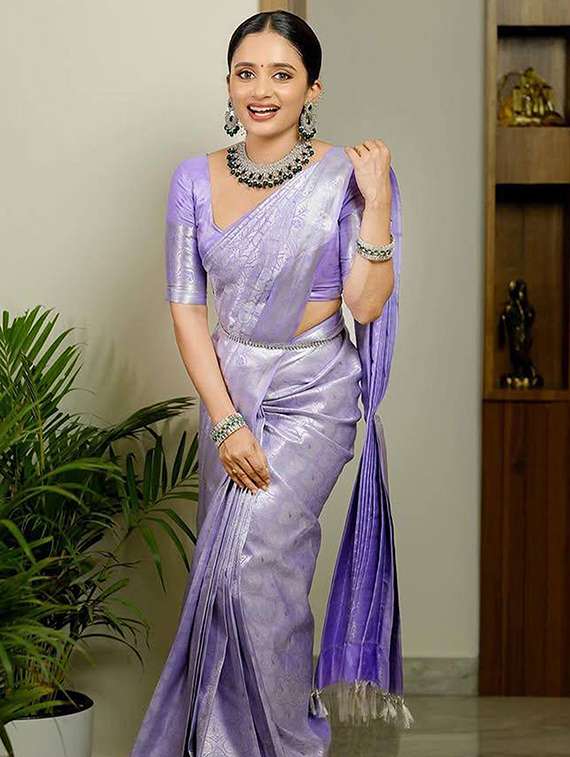 women self design banarasi saree with blouse - 22145308 -  Standard Image - 2