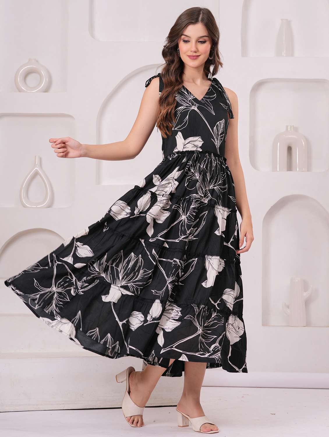 women floral printed sleeveless tiered dress