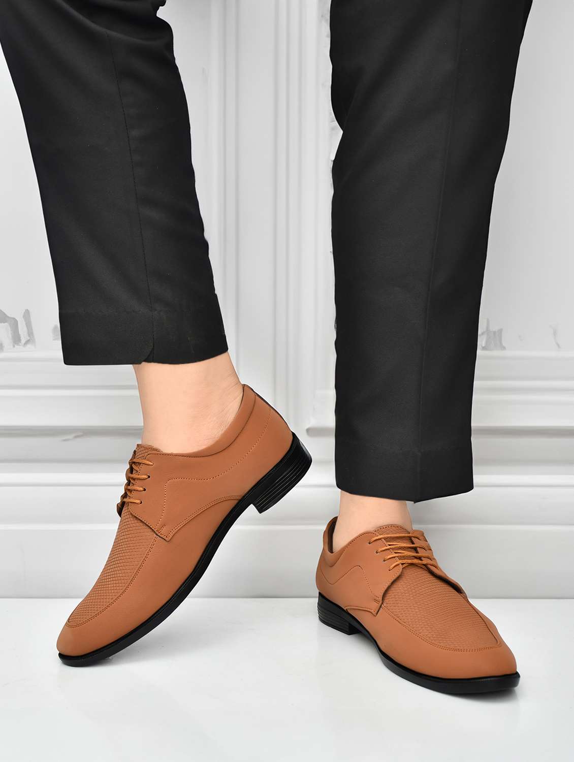 men tan lace up derby
