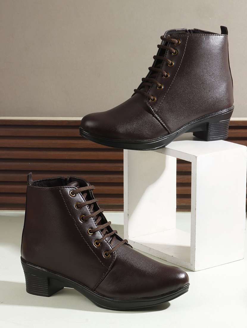 women solid lace up boot