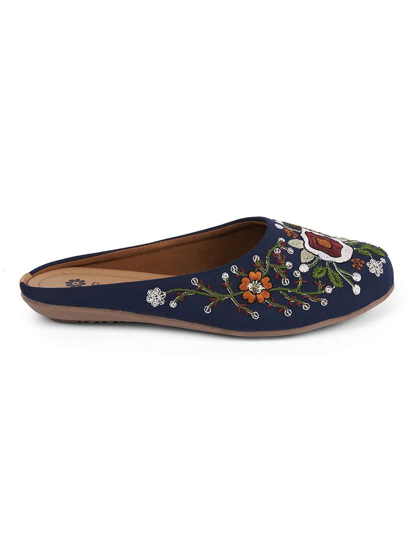 women embroidered slip on jutis - 22146565 -  Standard Image - 2