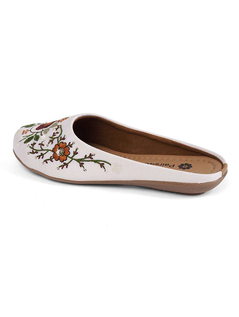 women embroidered slip on jutis - 22146567 -  Standard Image - 2