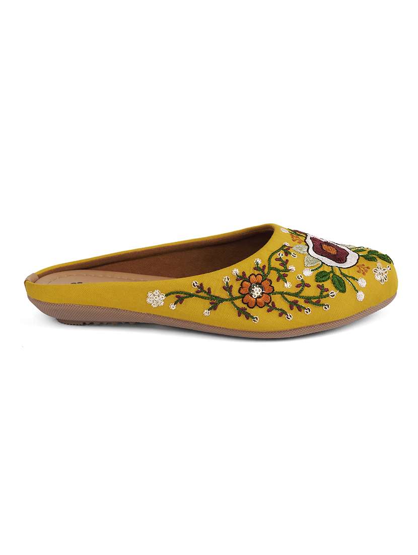 women embroidered slip on jutis - 22146568 -  Standard Image - 2