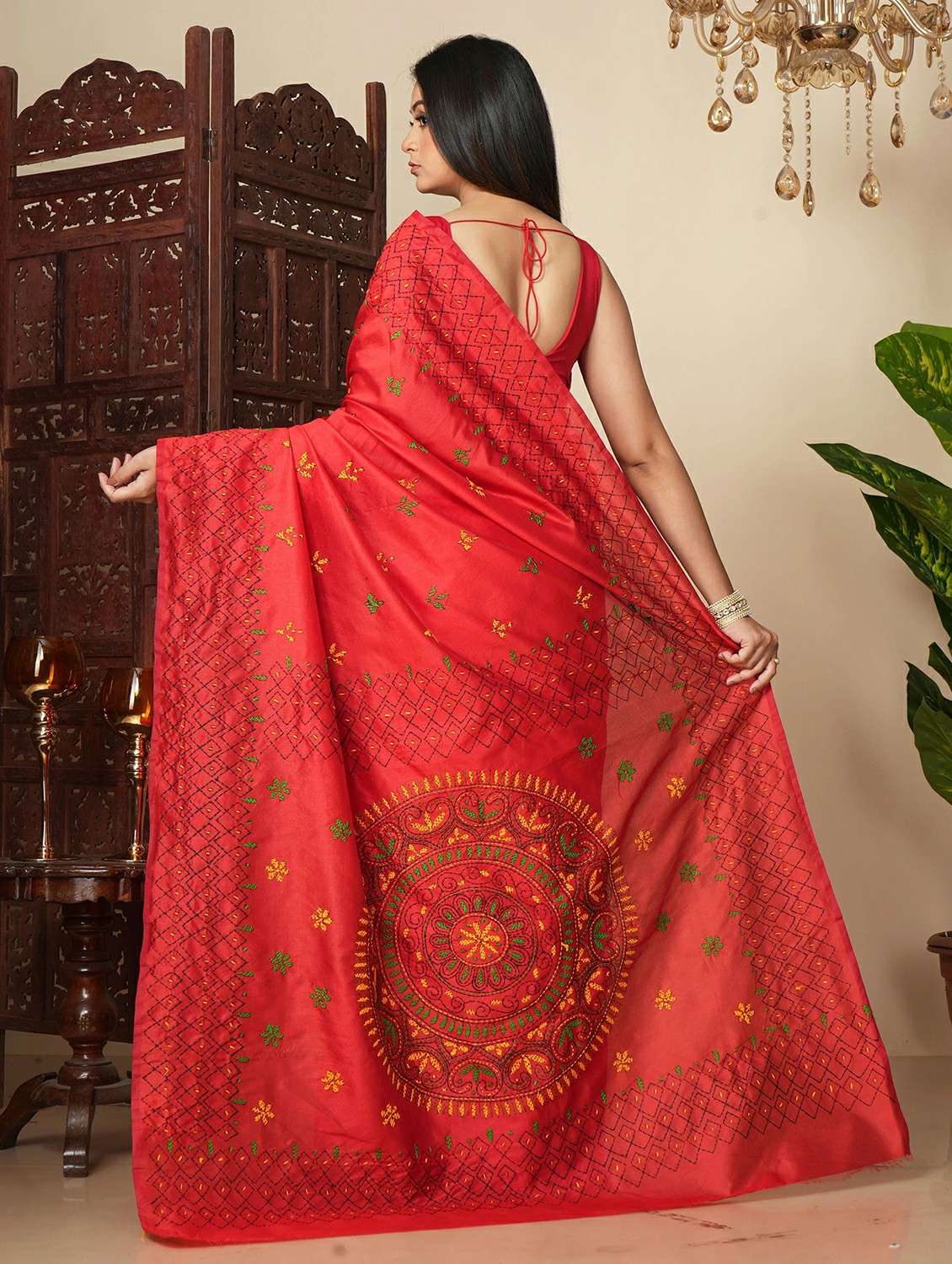 women solid with work embroidered saree with blouse - 22146911 -  Standard Image - 2