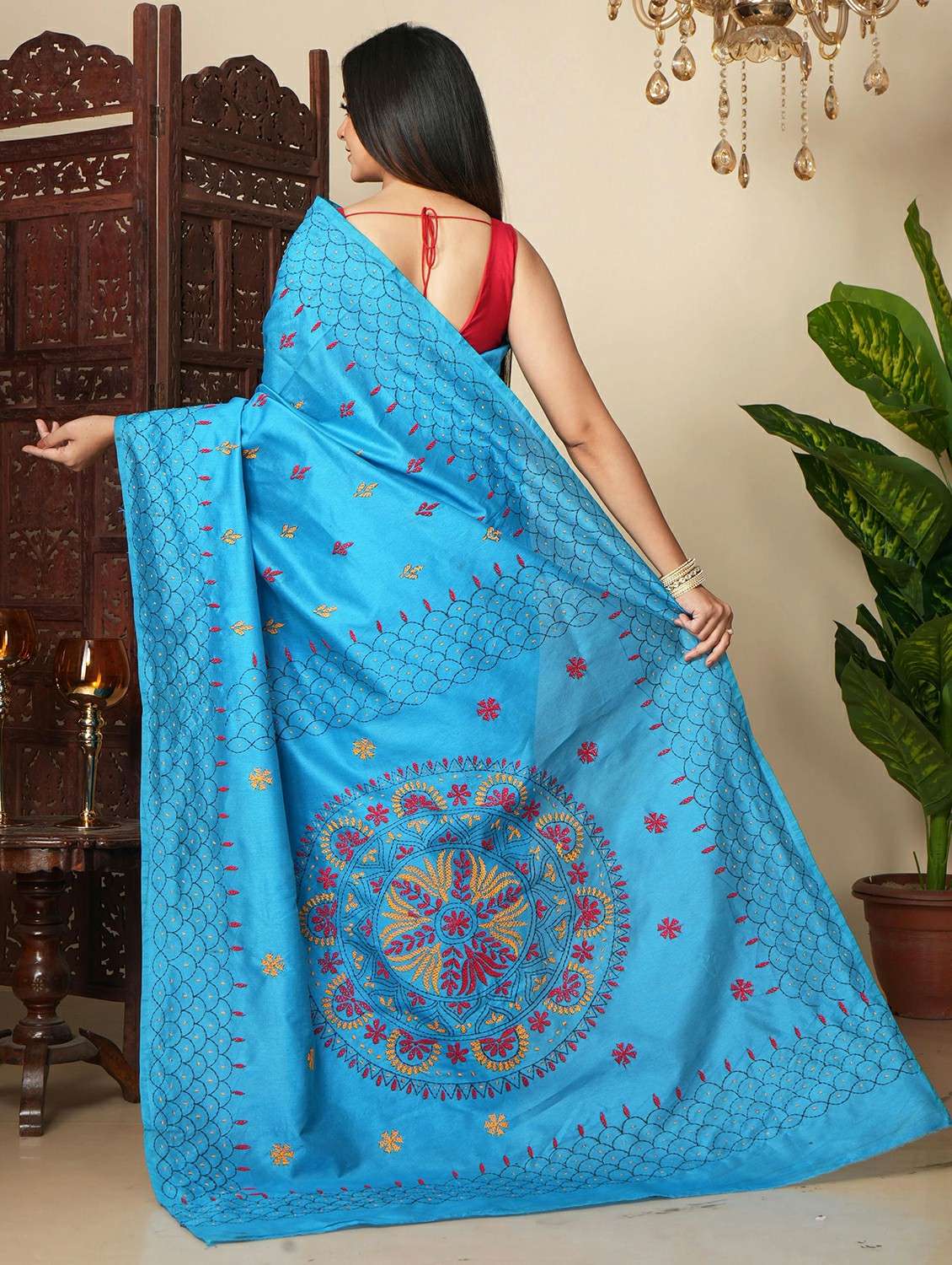 women solid with work embroidered saree with blouse - 22146912 -  Standard Image - 2