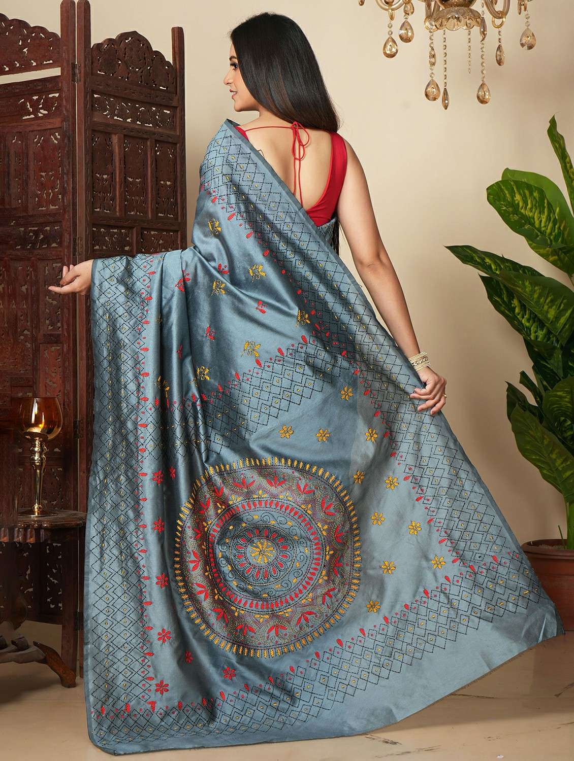 women solid with work embroidered saree with blouse - 22146914 -  Standard Image - 2