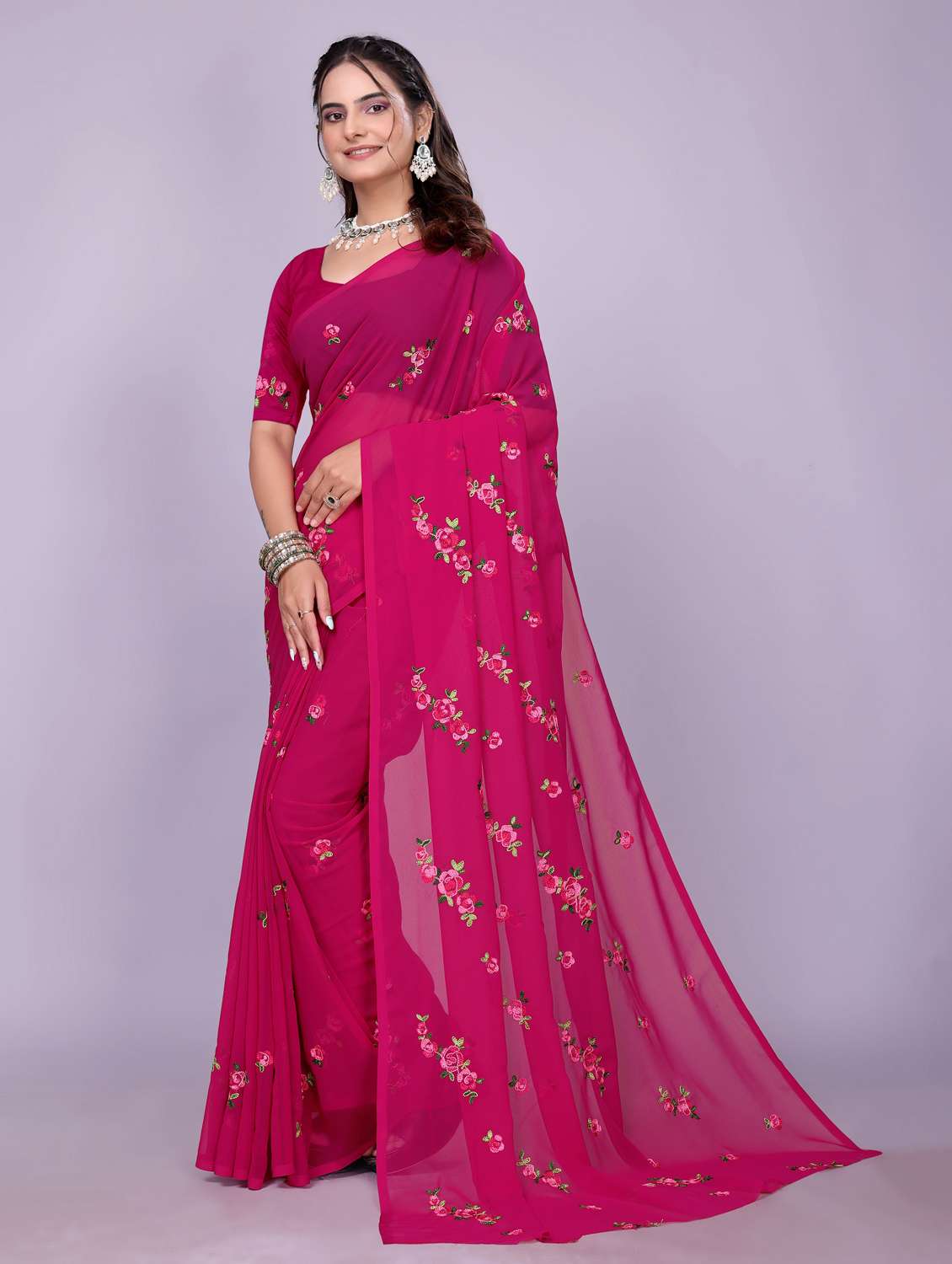 women magenta embroidered saree with blouse - 22147128 - Standard Image - 2