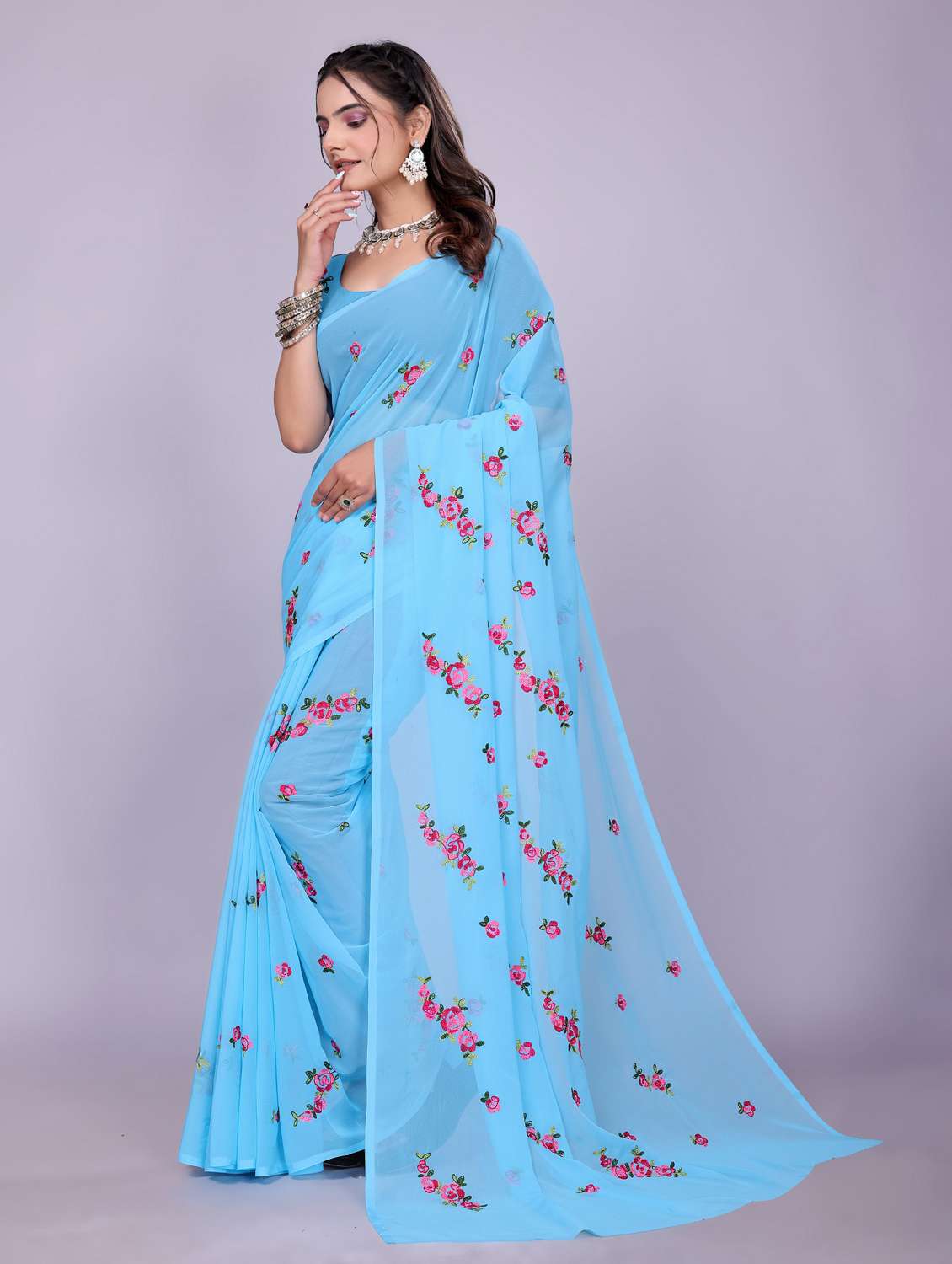 women light blue embroidered saree with blouse - 22147131 - Standard Image - 2