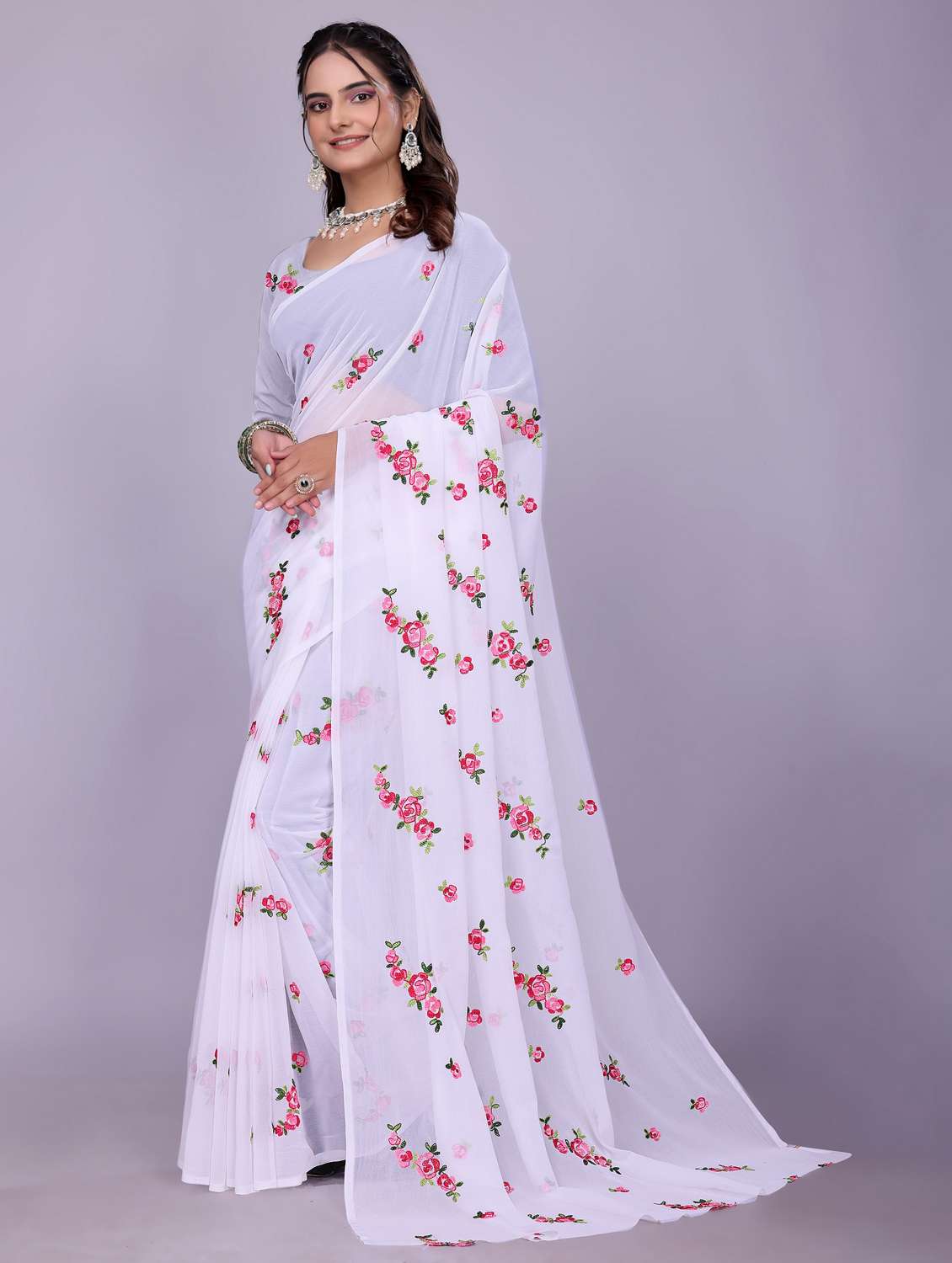 women white embroidered saree with blouse - 22147132 - Standard Image - 2