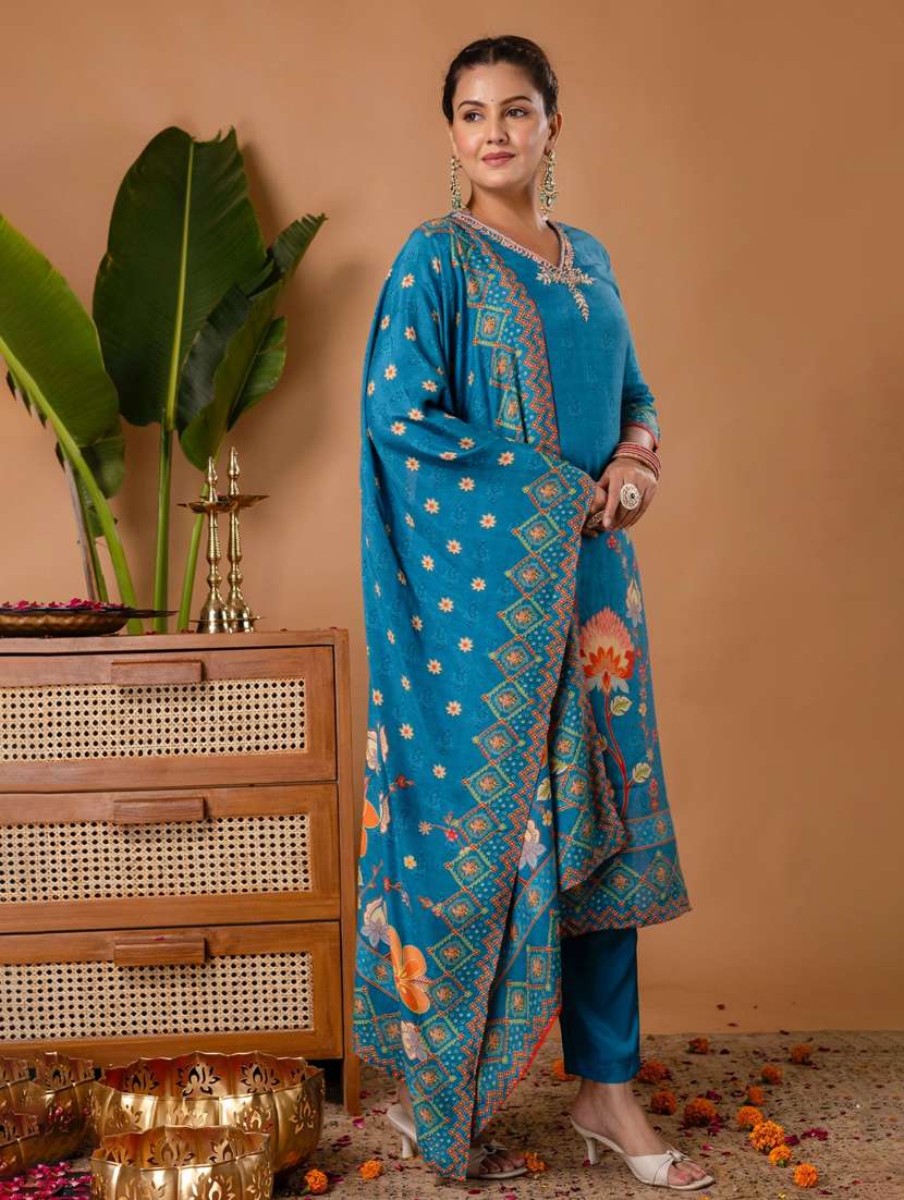 women floral three quarter sleeve kurta pant with dupatta set - 22147220 -  Standard Image - 2