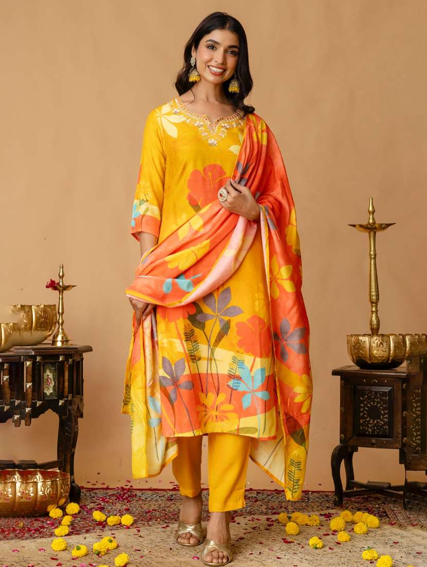 women floral three quarter sleeve kurta pant with dupatta set - 22147223 -  Standard Image - 2