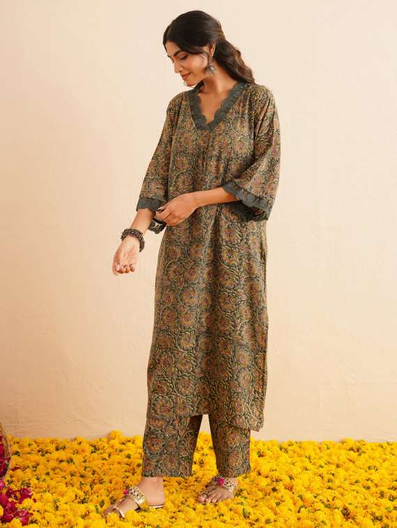 women floral three quarter sleeve kurta palazzo set - 22147248 -  Standard Image - 2