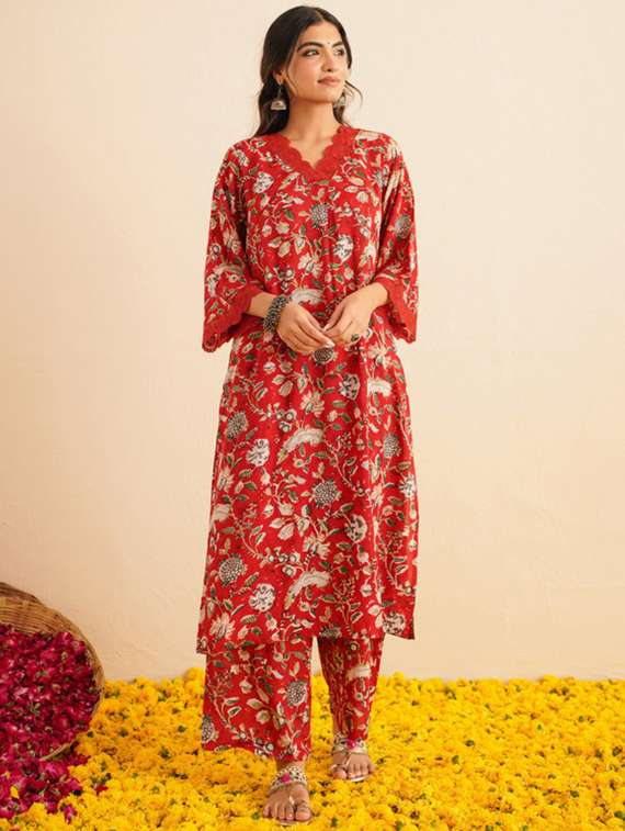 women floral three quarter sleeve kurta palazzo set