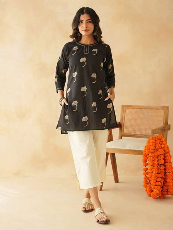 women floral three quarter sleeve straight kurti
