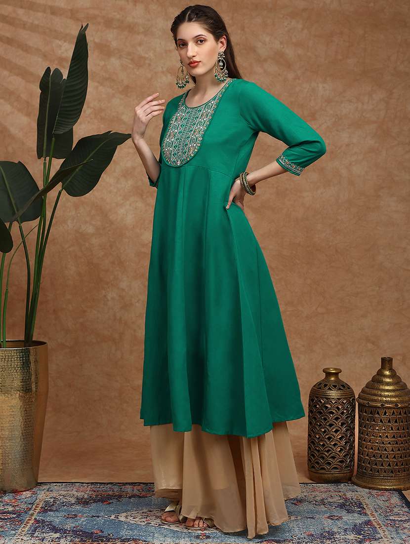 women embroidered three quarter sleeve anarkali kurta