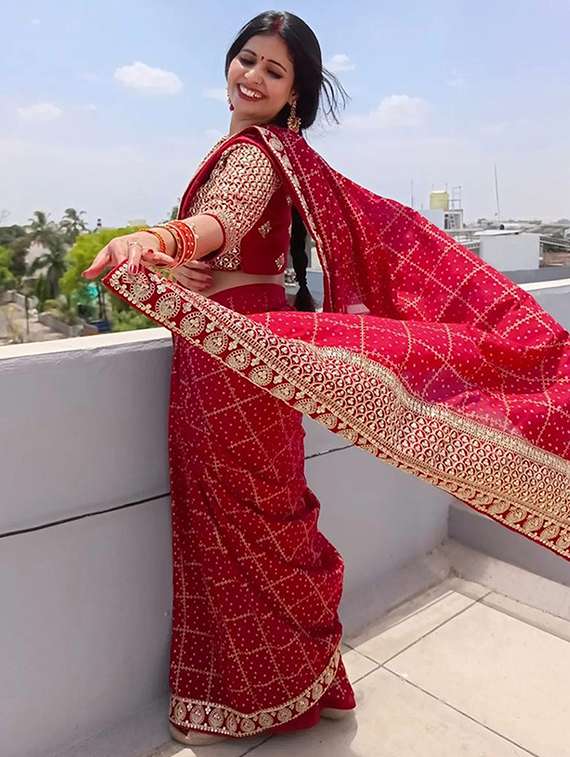 women bandhani printed bordered saree with blouse - 22148144 -  Standard Image - 2
