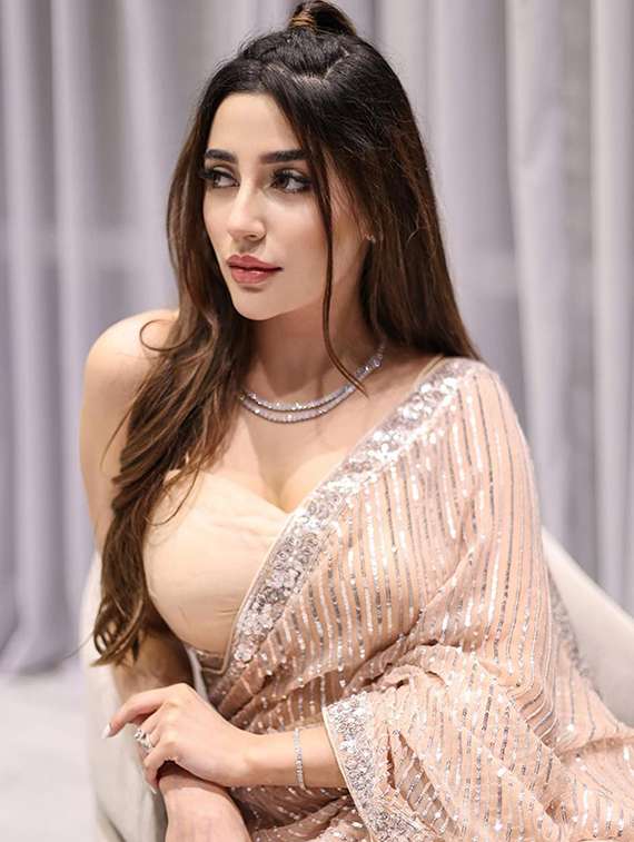 women solid with work embellished saree with blouse - 22148145 -  Standard Image - 2